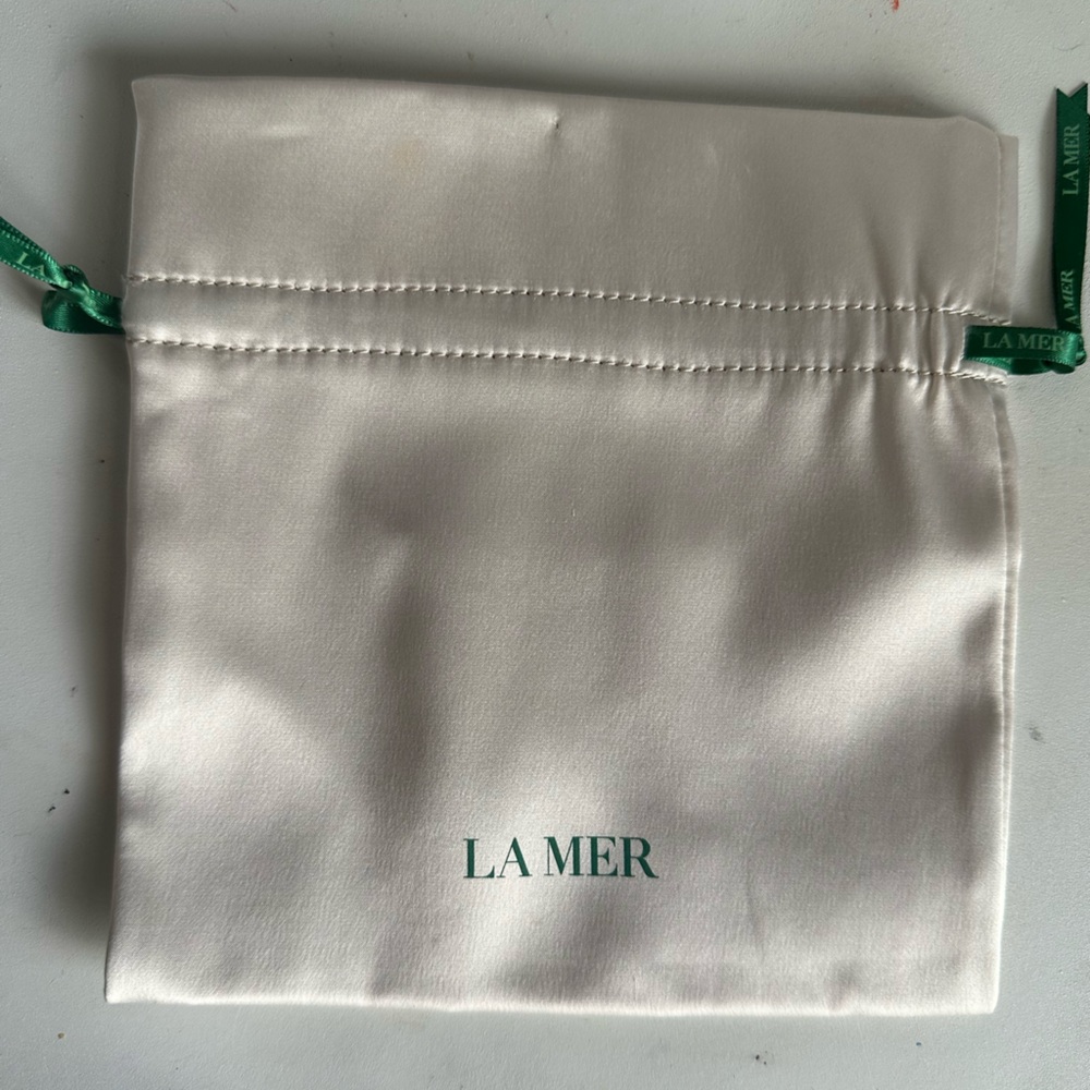 La Mer‎ Cream Satin Bag with Green Ribbon